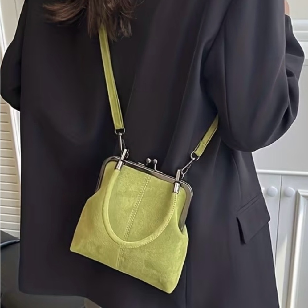 UNIQUE GREEN HANDBAG W/STRAP by Gecko - Picture 9 of 15